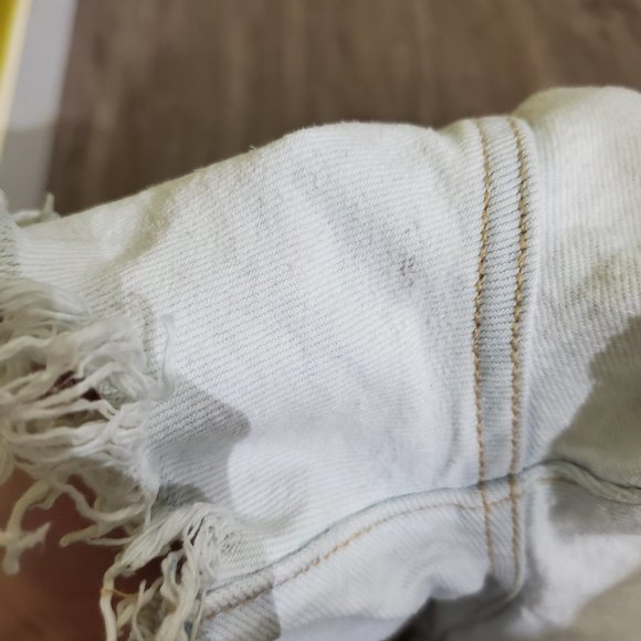 Levis 501 Short - high rise light wash denim. - Picture 11 of 12